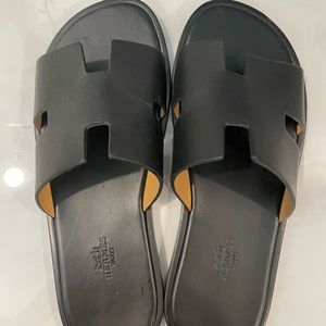 💯% Authentic- Hermès Black Mens Izmir Slide Sandals- Size 40